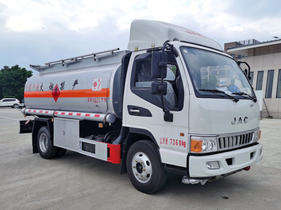 程力專汽運油車 配置、圖片與參數詳解