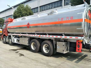 湖南岳陽(yáng)小型加油車報(bào)價(jià)解析 為何成為攪拌車用戶的實(shí)惠之選？